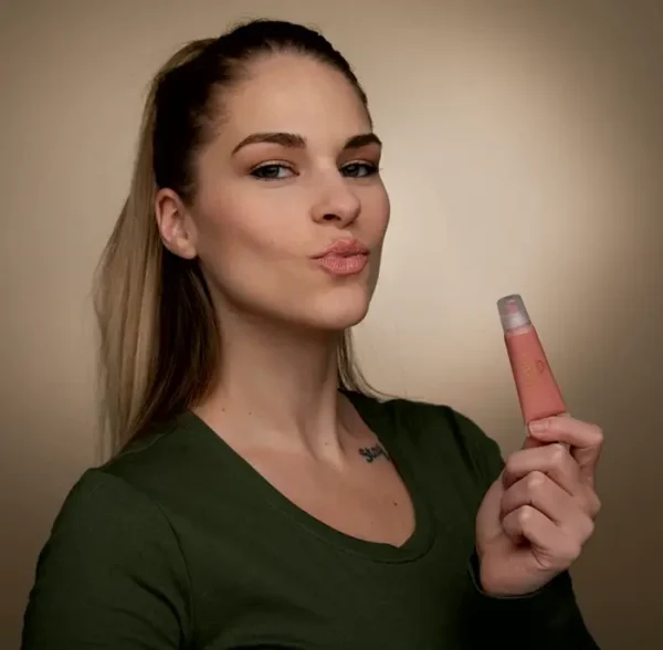 Dr. Liia's Vibrant Vegan Lip Balm - Featherlight Moisturizing