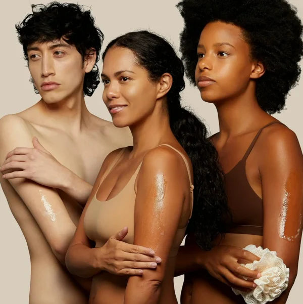 OGX Hydrating Body Scrub with Sea Kelp & Hyaluronic Acid